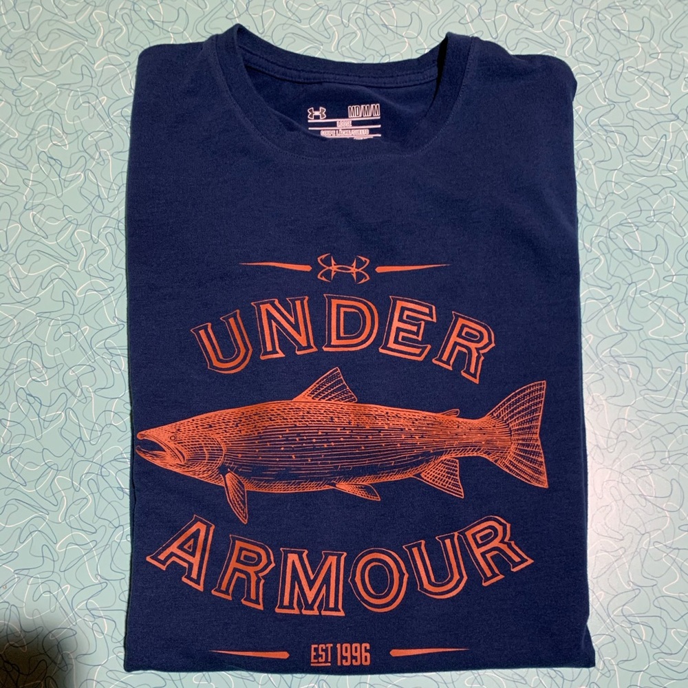 Men’s underarmour loose-fit tshirt